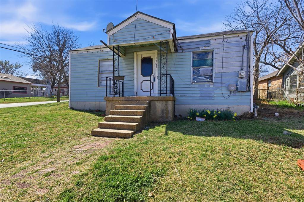 1703 Navaro Street, Dallas, TX 75208