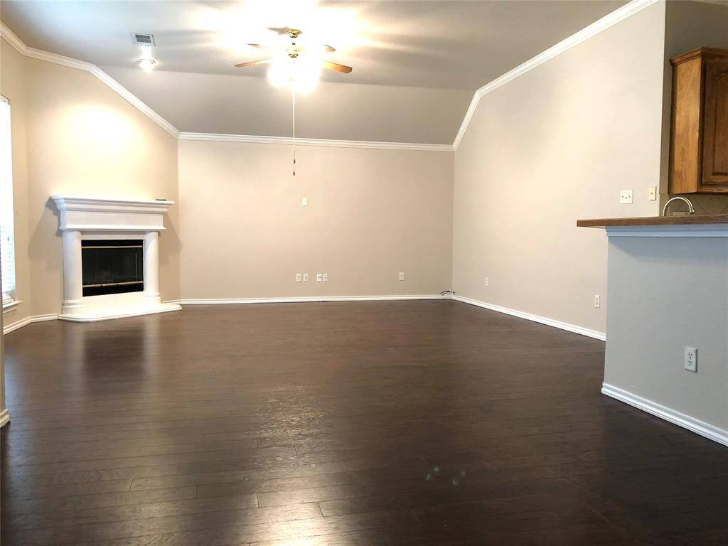 1216 Badbury Lane, Grand Prairie, TX 75052