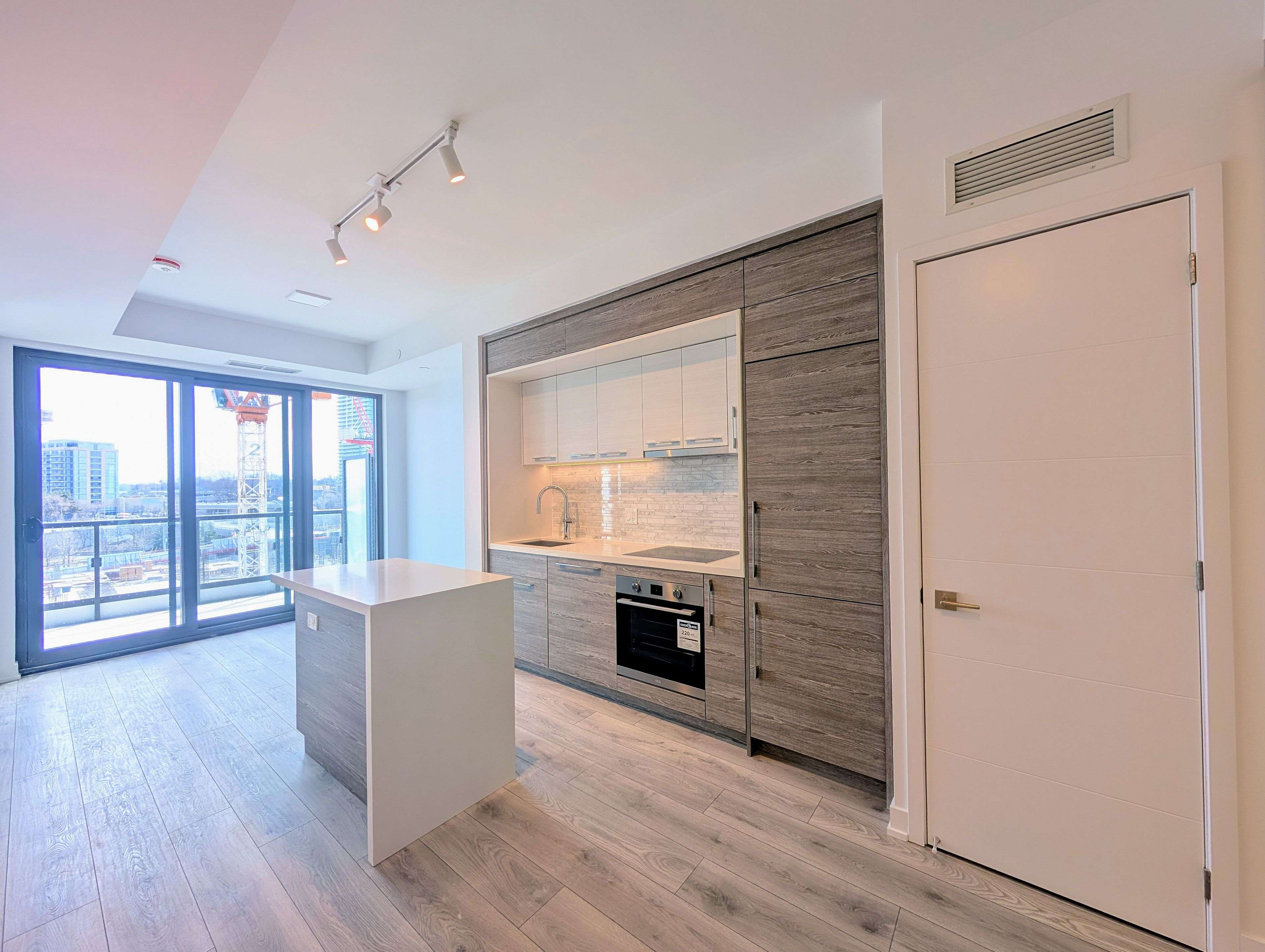 29 Green Trail CT #315, Toronto C15, ON M2K 0J9