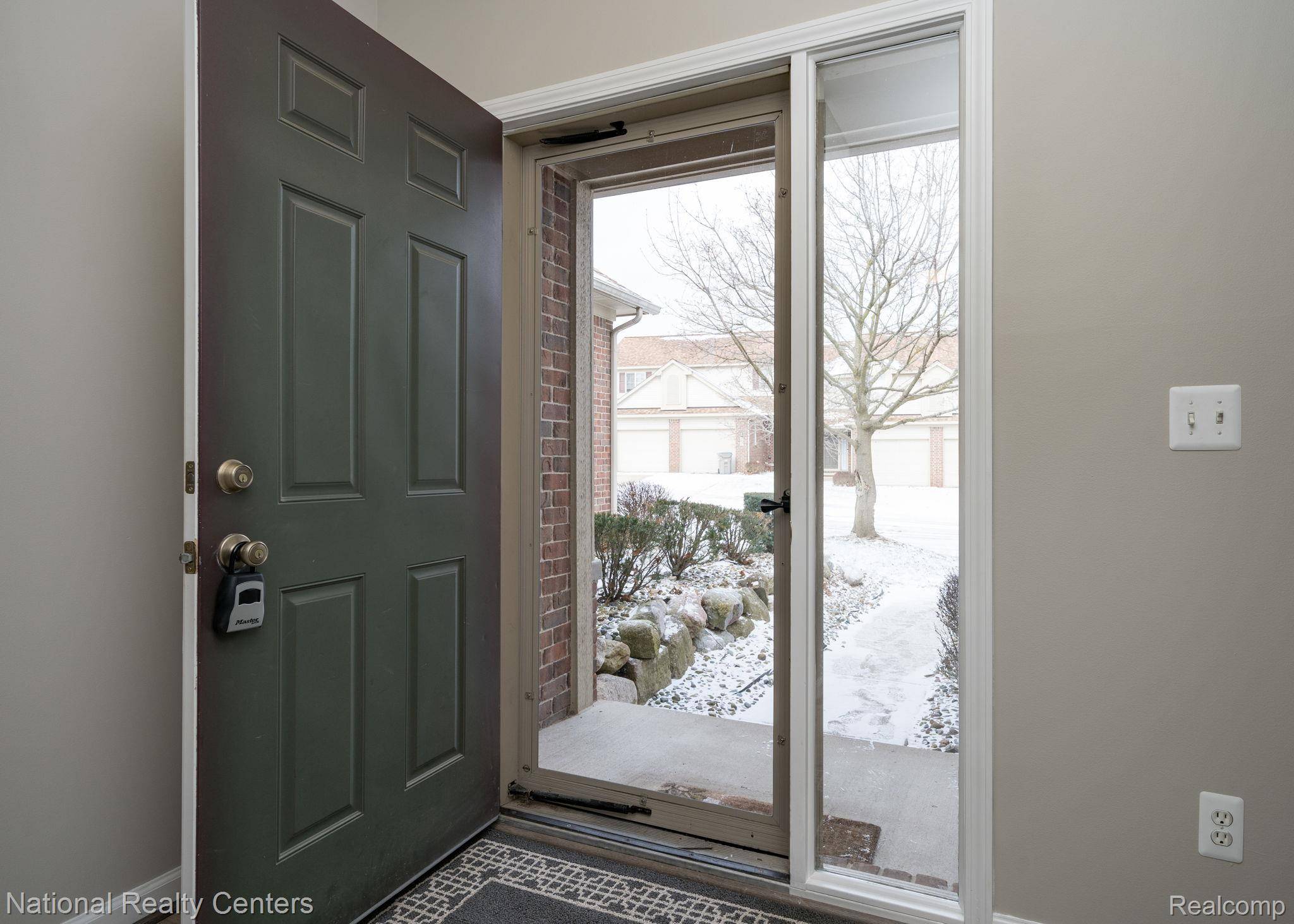 1291 Azalea LN #120, Waterford Charter Township, MI 48327