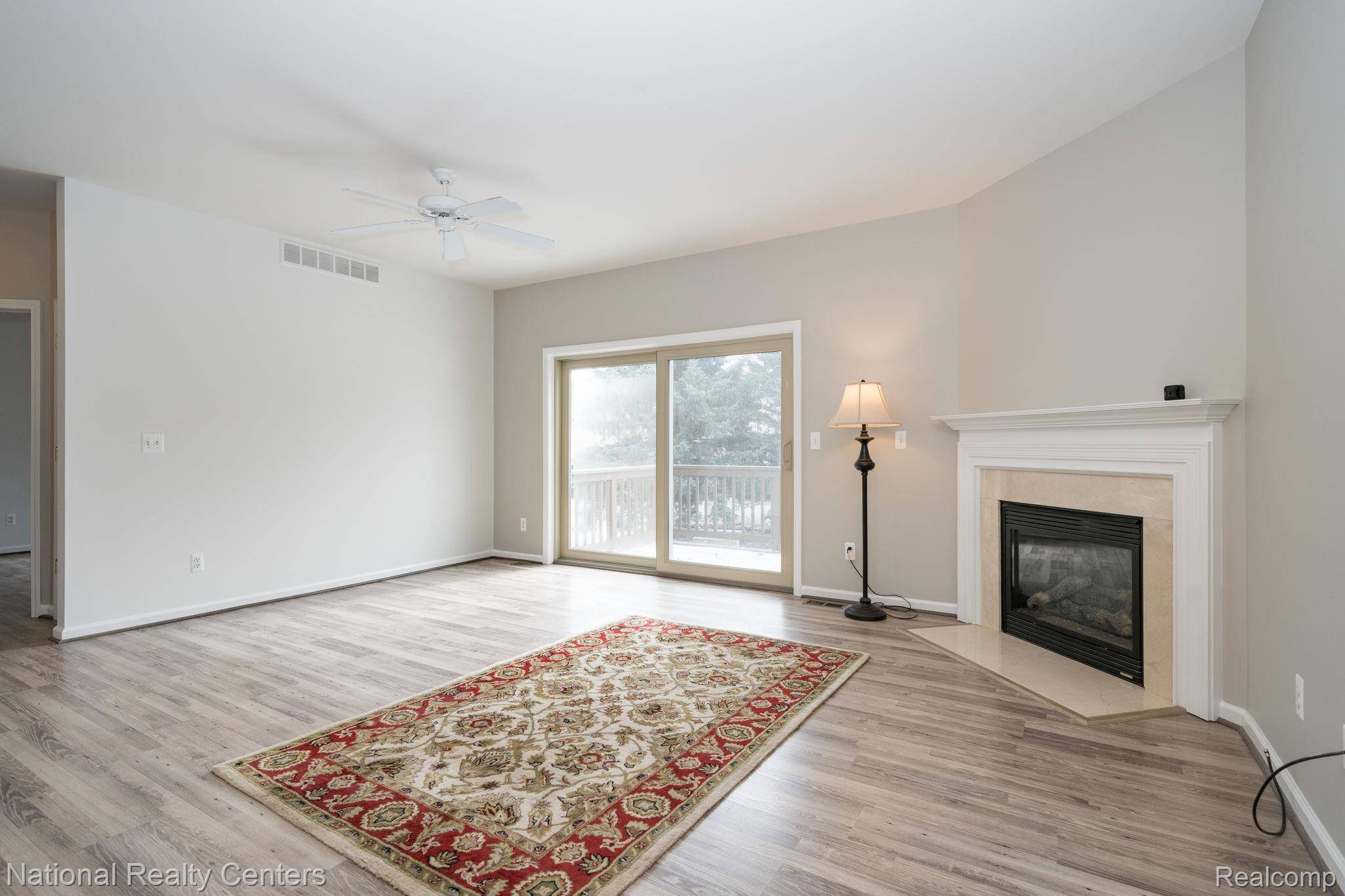 1291 Azalea LN #120, Waterford Charter Township, MI 48327