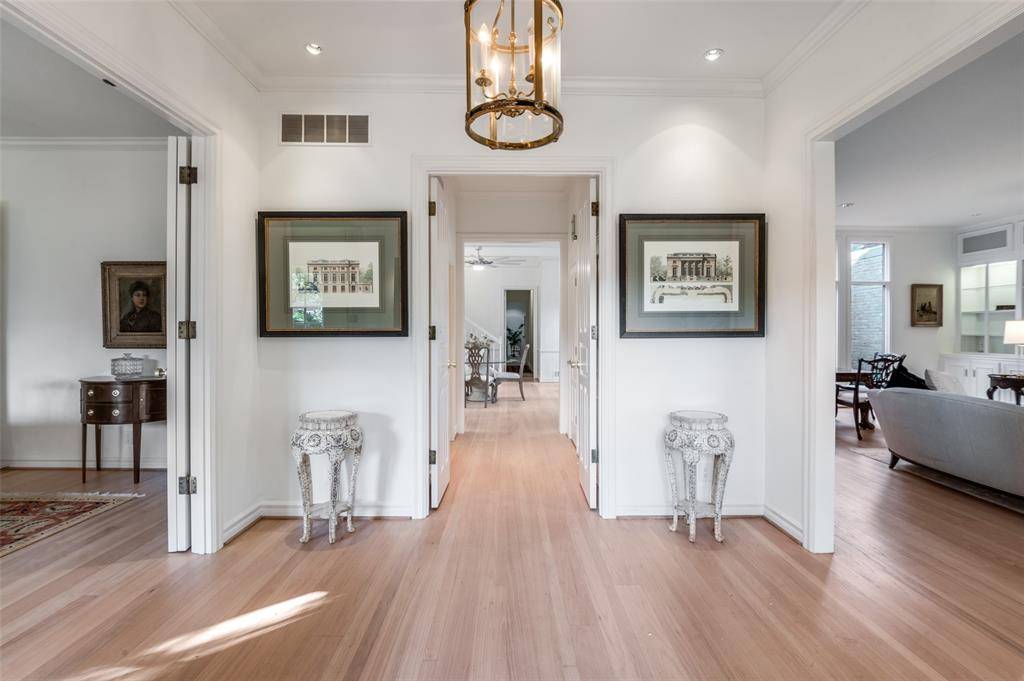 5865 Farquhar Lane, Dallas, TX 75209