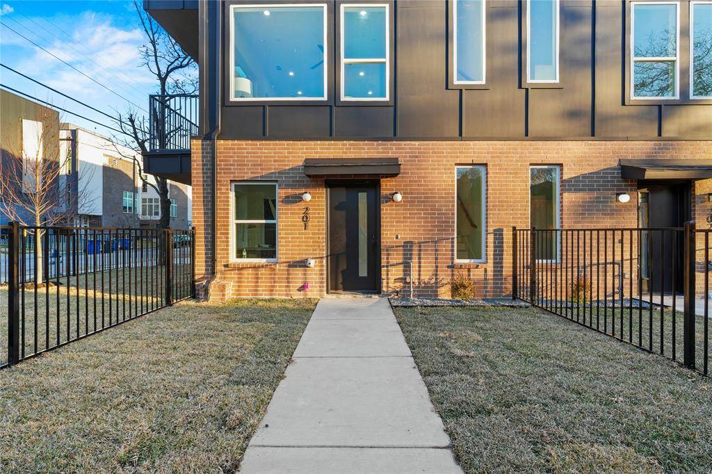 2101 N Prairie Avenue #207, Dallas, TX 75204