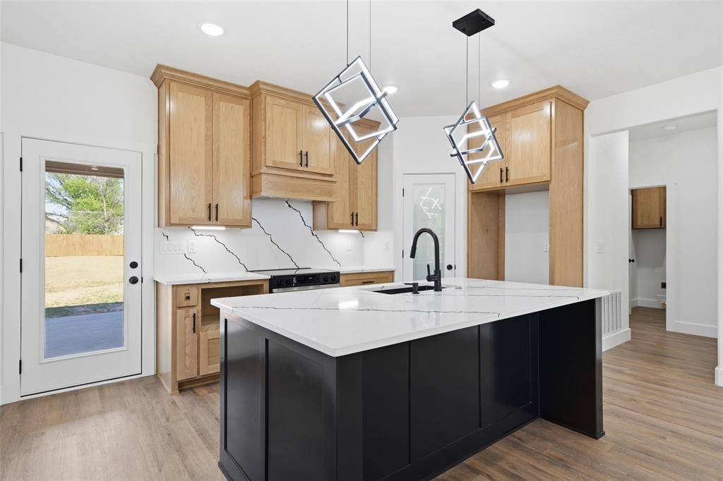 1023 Kane Street, Bellmead, TX 76705