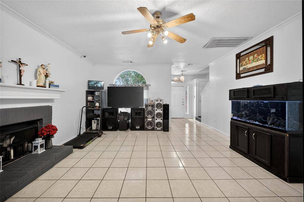 3415 Mayflower Court, Arlington, TX 76014