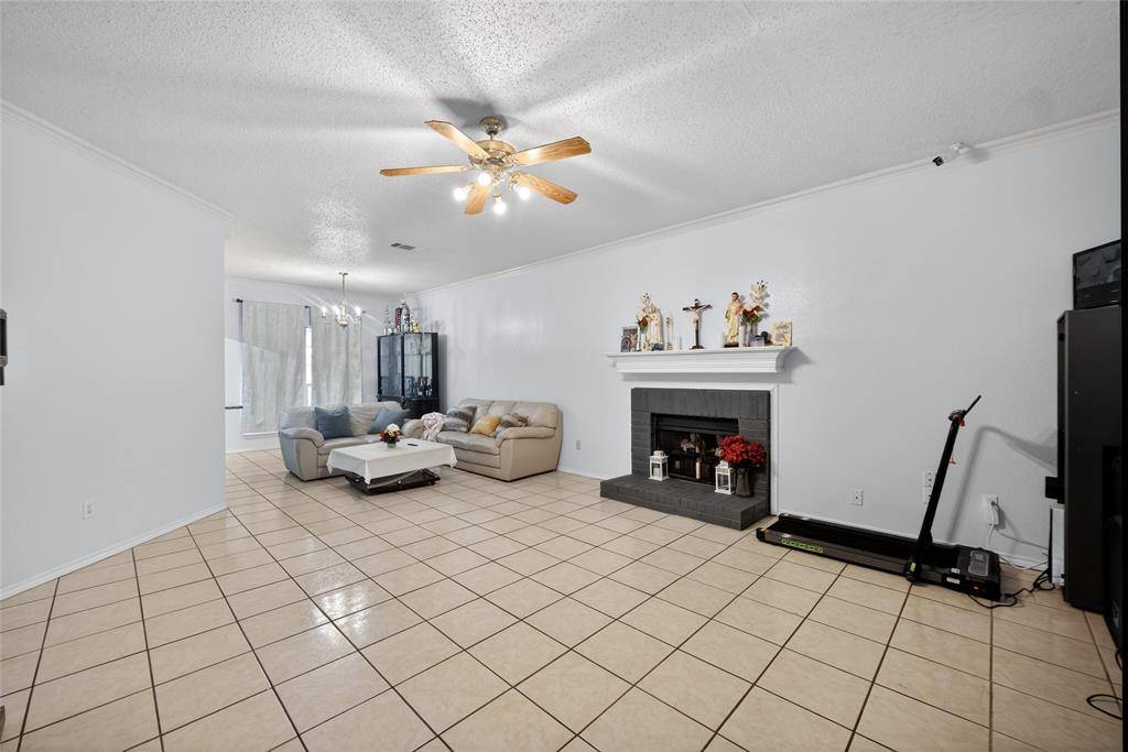 3415 Mayflower Court, Arlington, TX 76014