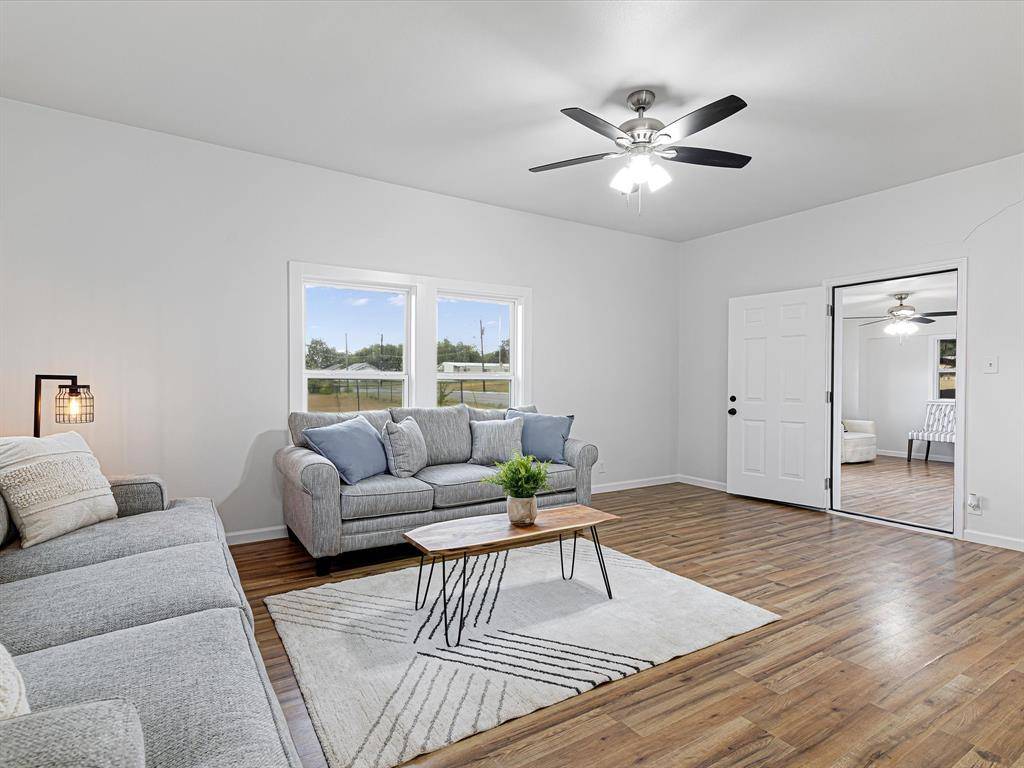 611 Cherry Street, Bowie, TX 76230