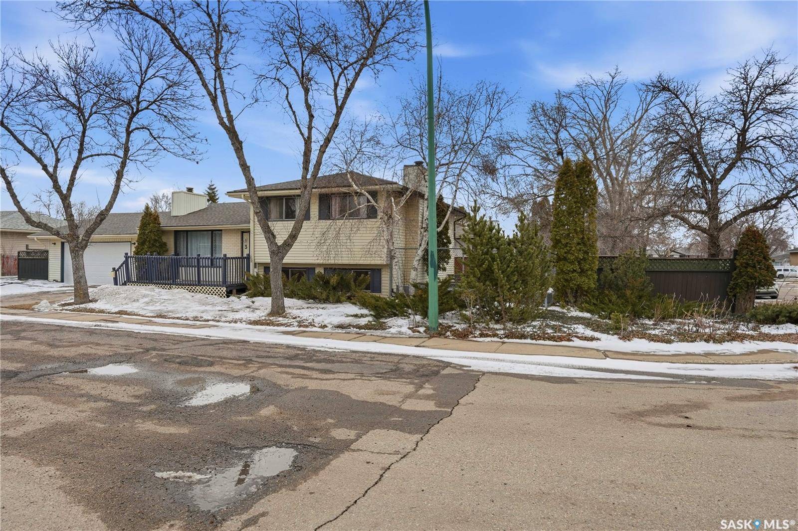 3 CARSON ROAD, Regina, SK S4R 6J9