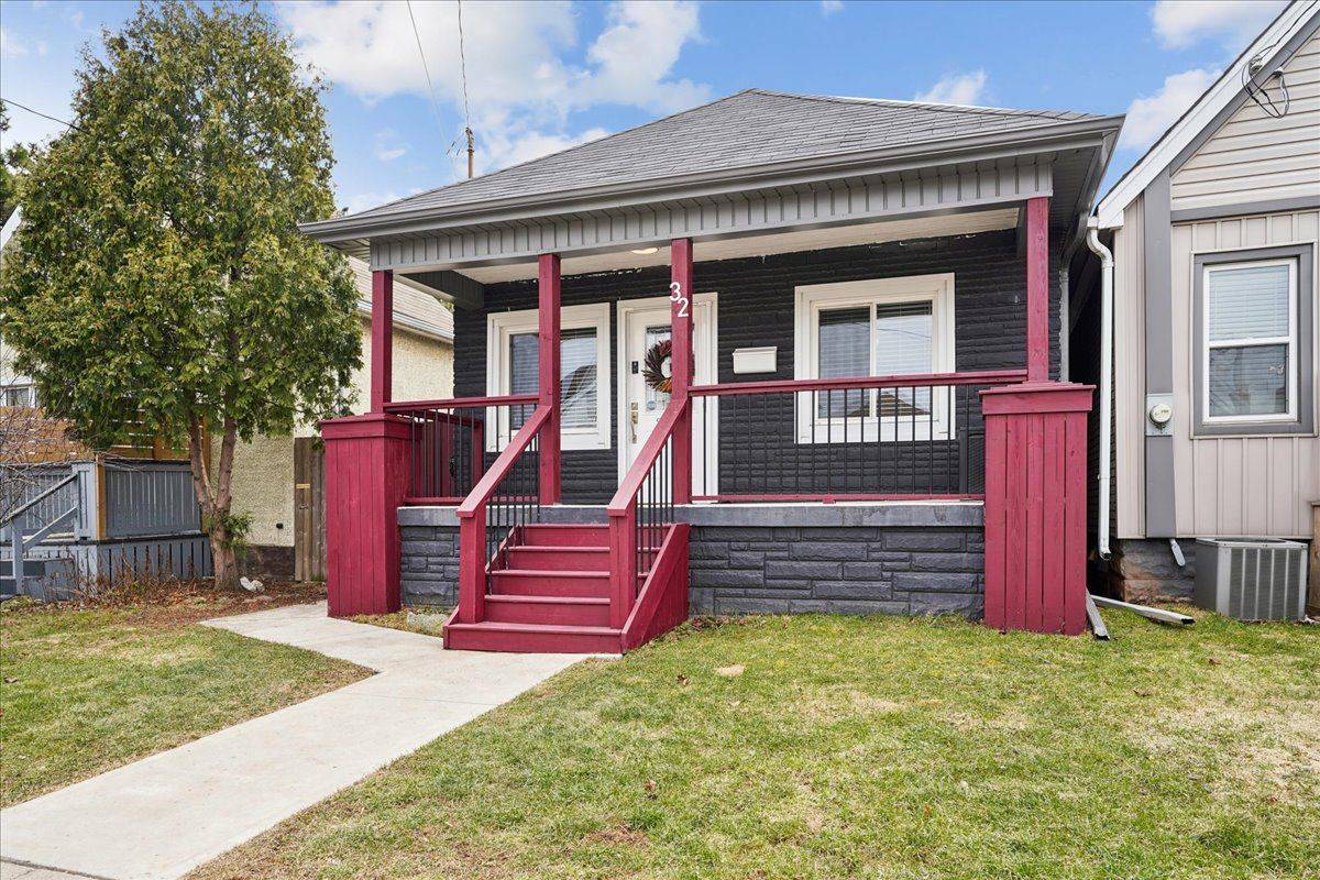 32 Allan AVE, Hamilton, ON L8H 2C9