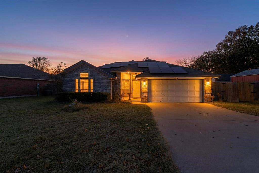 107 Catie Lane, Joshua, TX 76058