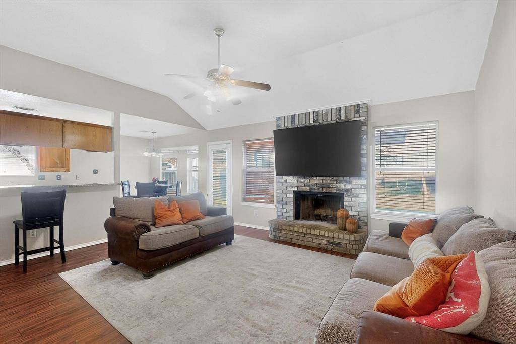 107 Catie Lane, Joshua, TX 76058