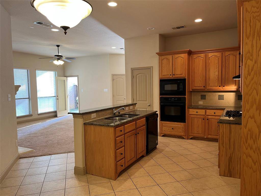 817 La Cima, Irving, TX 75039