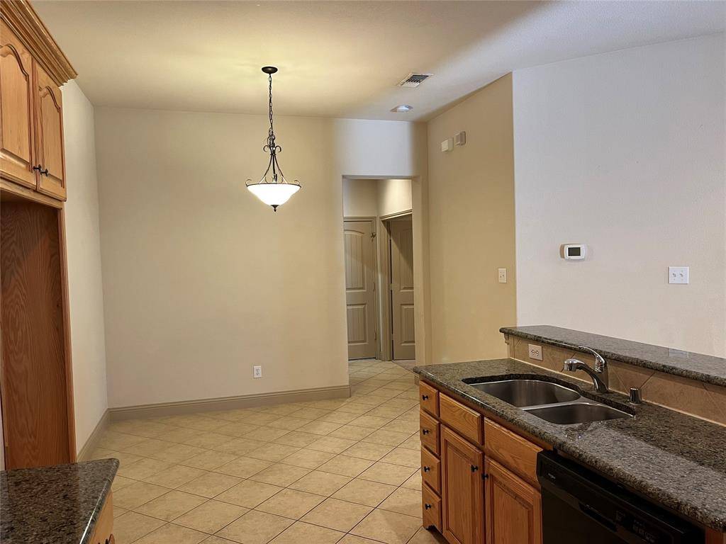 817 La Cima, Irving, TX 75039