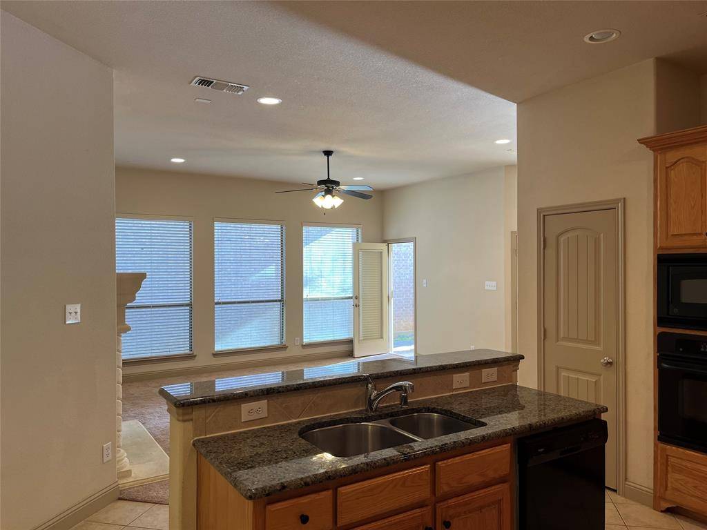 817 La Cima, Irving, TX 75039