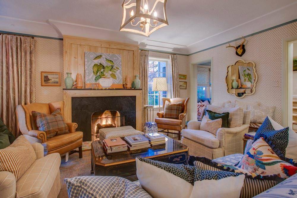 1022 N Montclair Avenue, Dallas, TX 75208