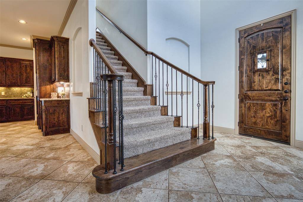 9104 Blue Water Drive, Plano, TX 75025