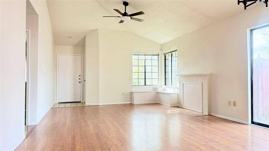 5815 Timbercrest Drive, Arlington, TX 76017