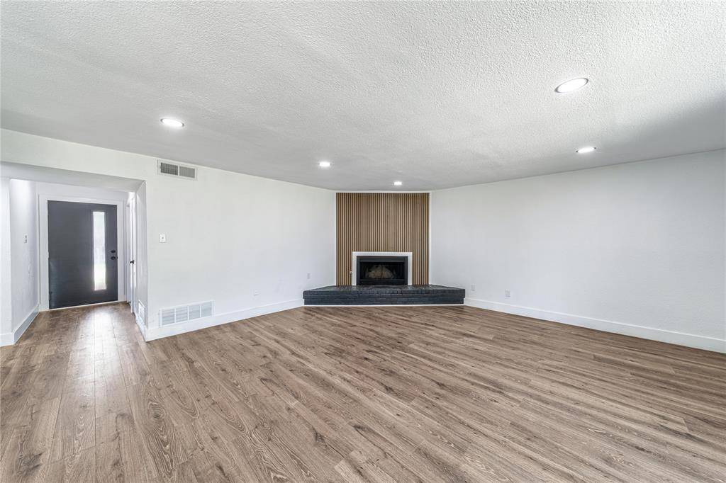 1704 Novel Circle, Garland, TX 75040