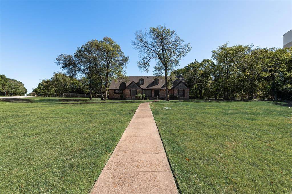 102 S Royal Oak Drive, Duncanville, TX 75116