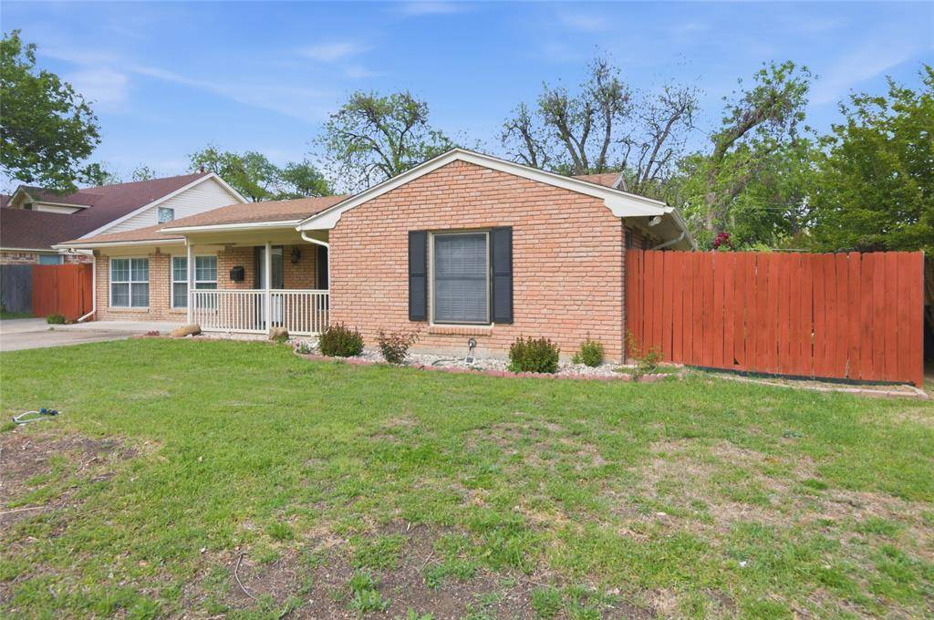 4216 Selkirk Drive W, Fort Worth, TX 76109