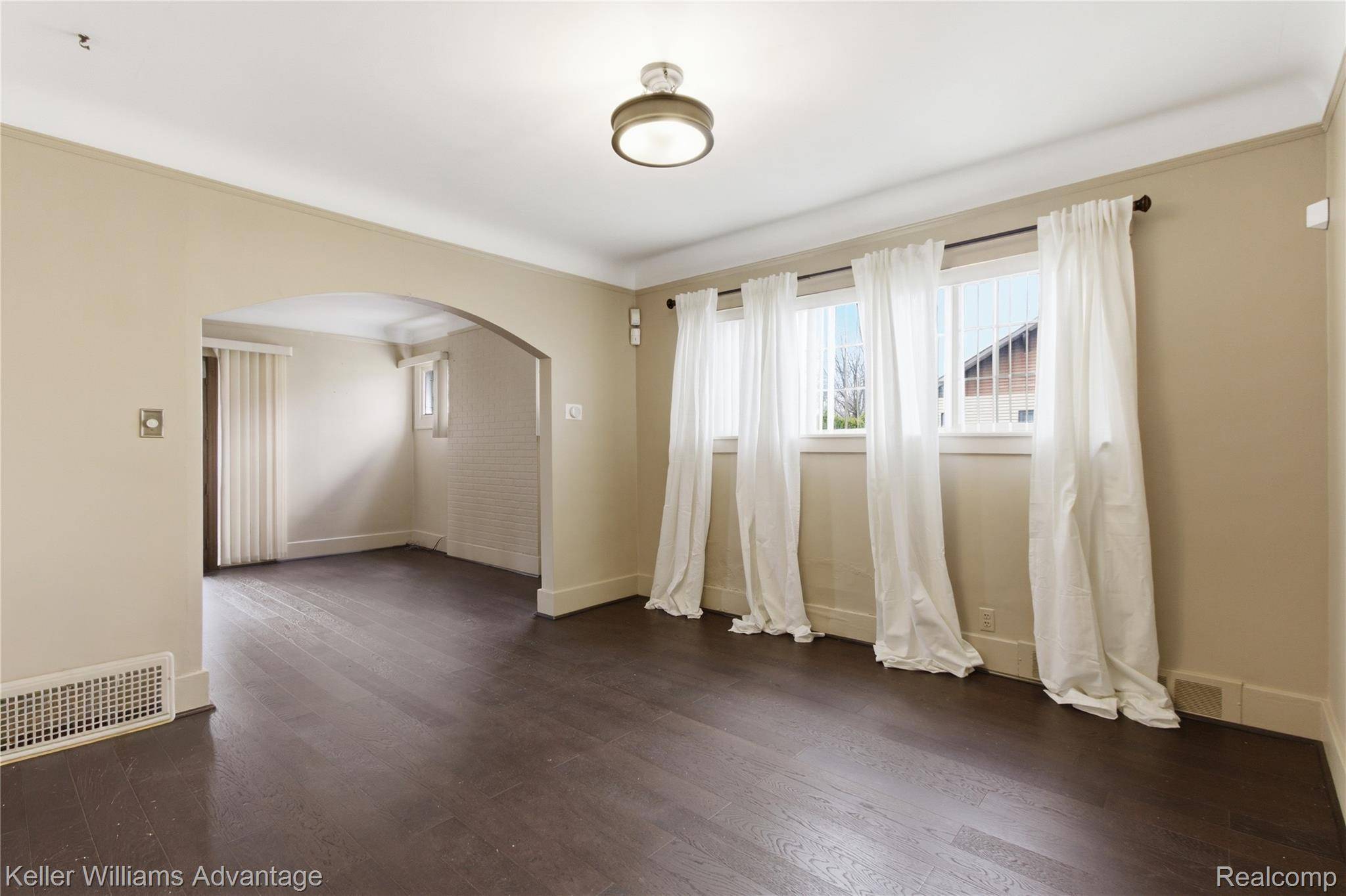 10388 Cedarlawn ST, Detroit, MI 48204