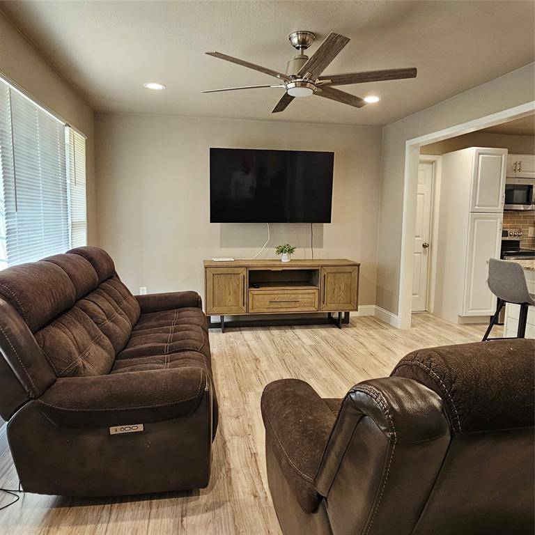 802 Brown Trail, Bedford, TX 76022