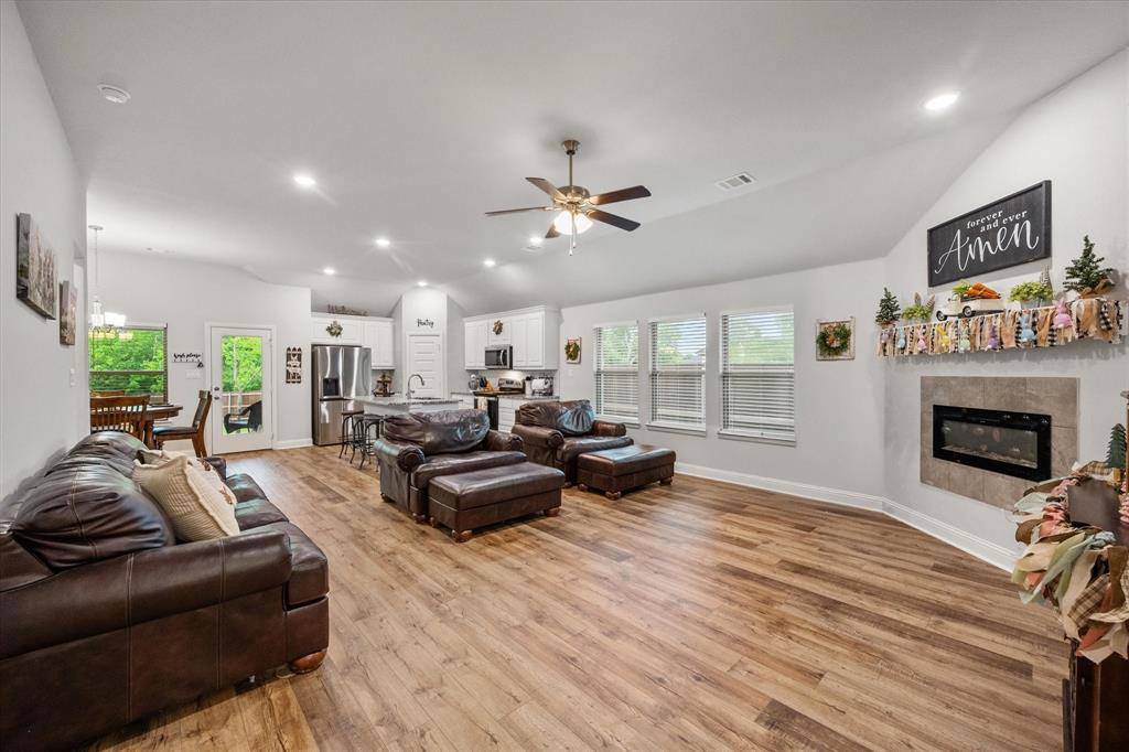 103 Randal Row, Corsicana, TX 75110