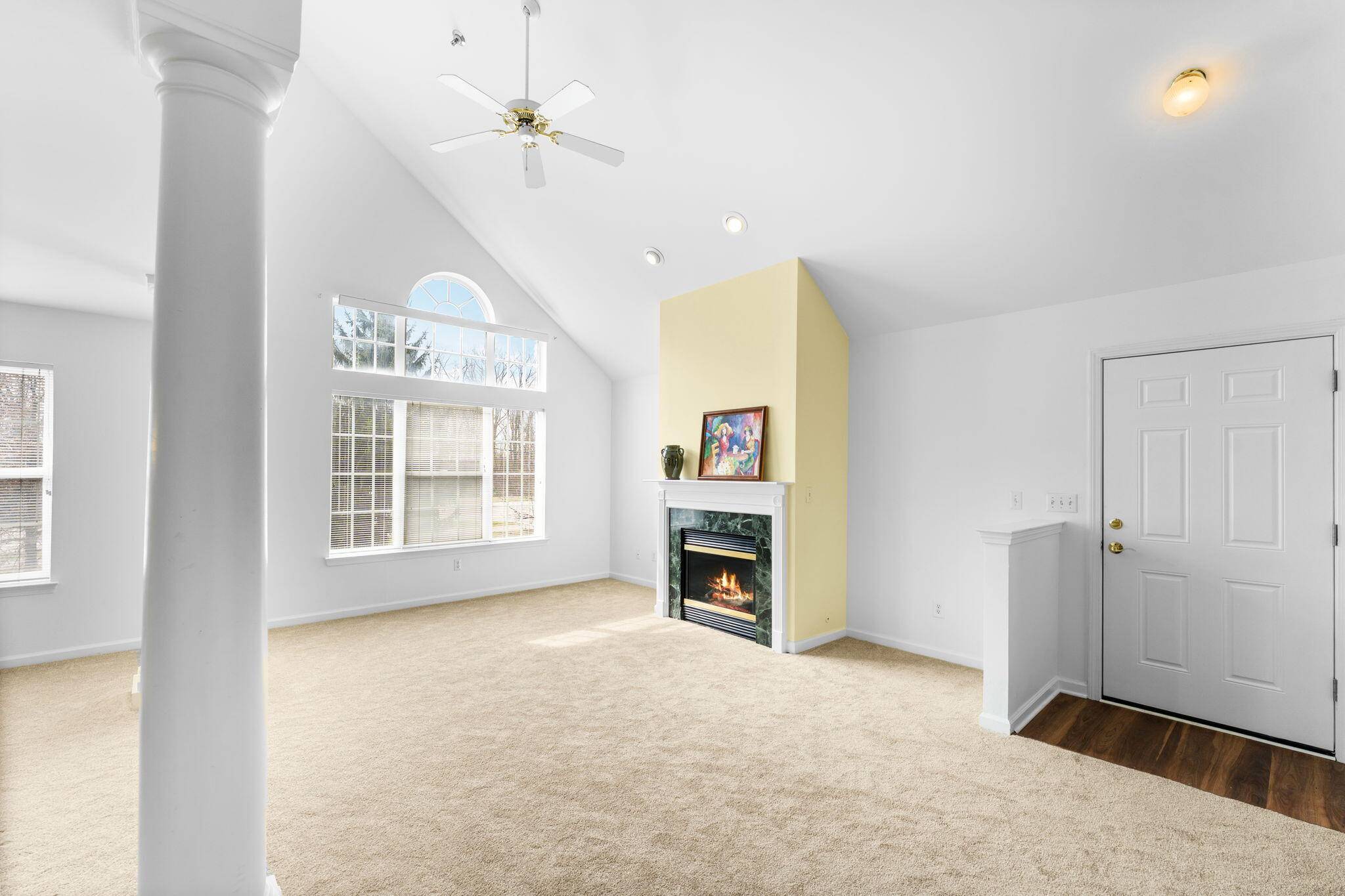 9475 Lakeside DR, Ypsilanti Twp, MI 48197