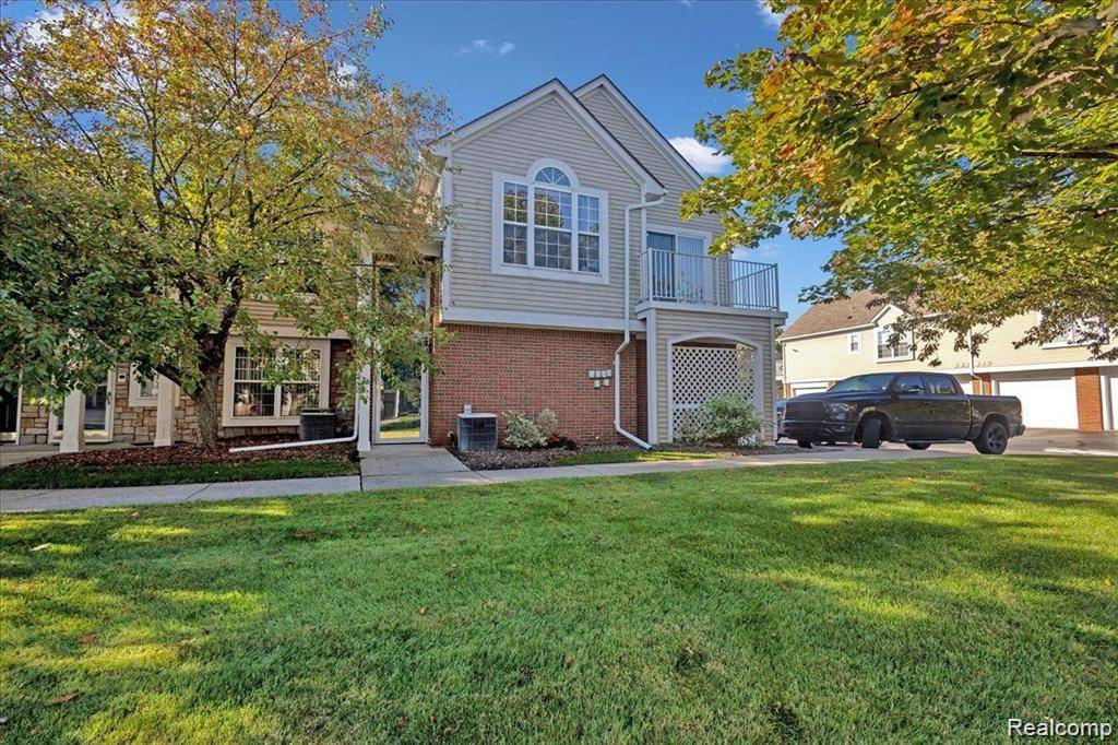 5452 PINE AIRES DR, Sterling Heights, MI 48314