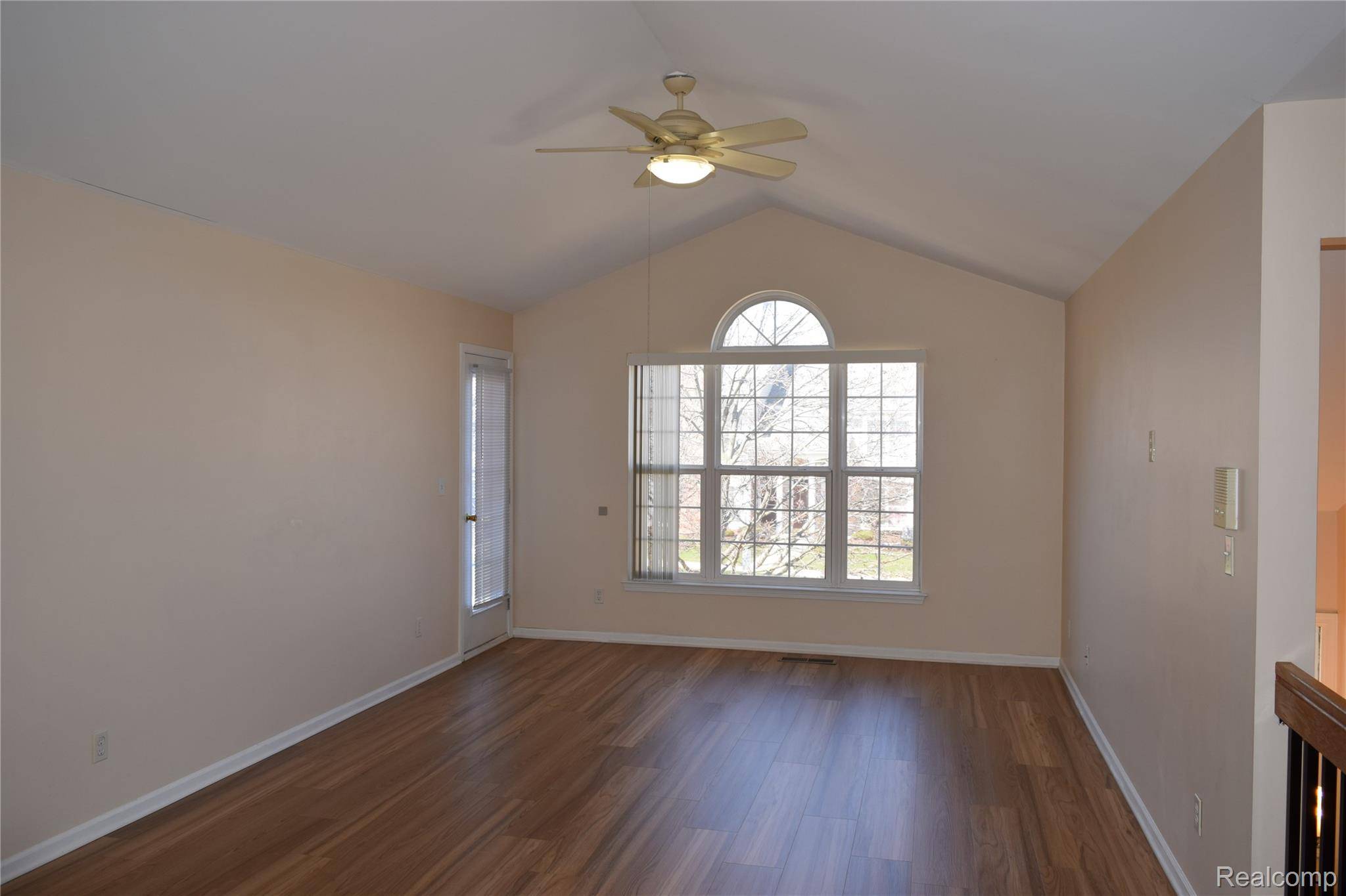 5452 PINE AIRES DR, Sterling Heights, MI 48314