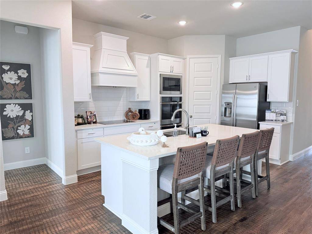 11801 Serval Street, Godley, TX 76044