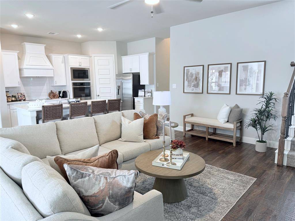 11801 Serval Street, Godley, TX 76044