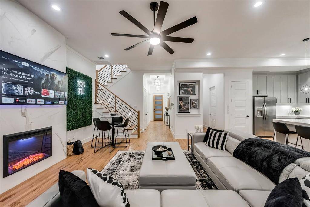 2015 S Ewing Avenue, Dallas, TX 75216