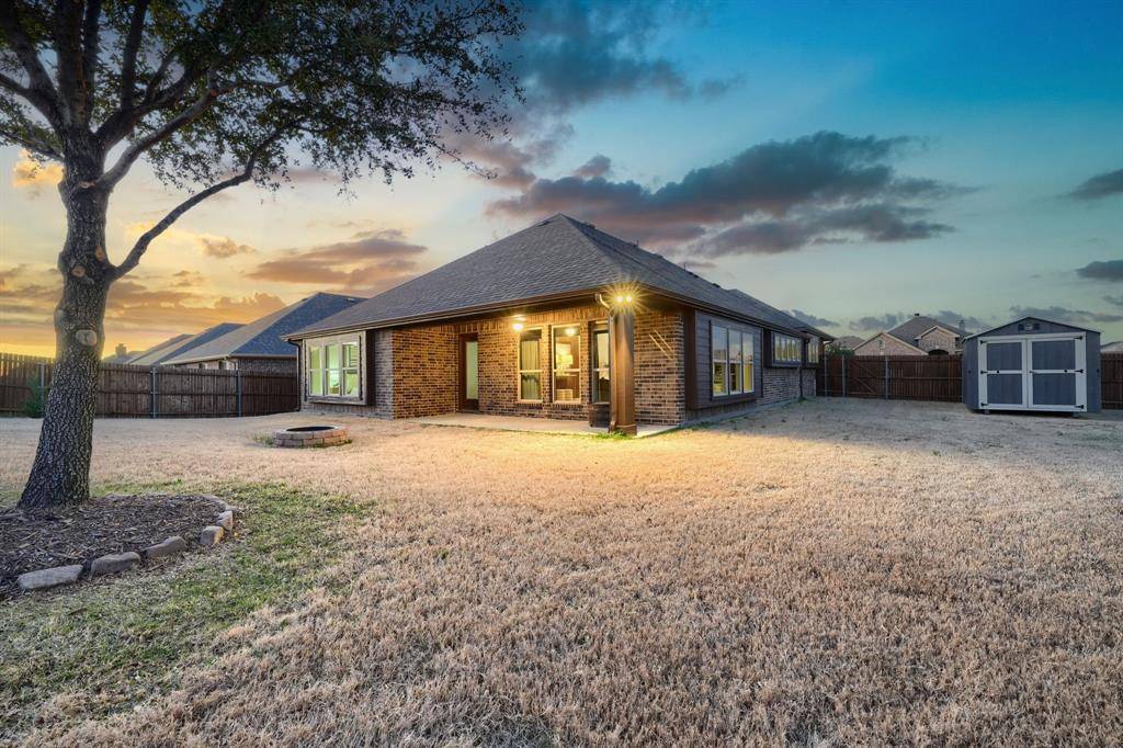 8828 Cassidy Lane, Aubrey, TX 76227