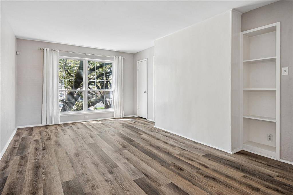 5226 Fleetwood Oaks Avenue #214, Dallas, TX 75235