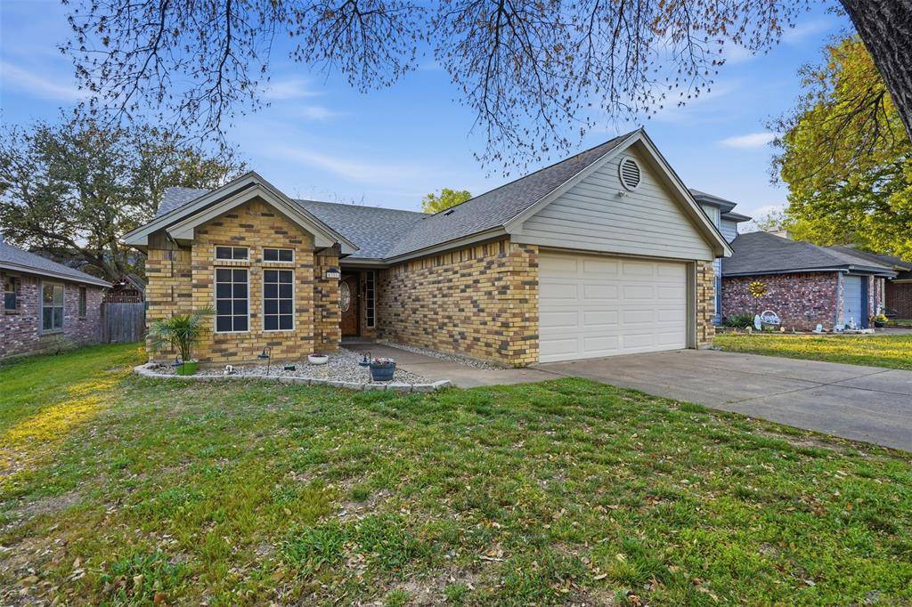 6305 Longmont Trail, Fort Worth, TX 76179