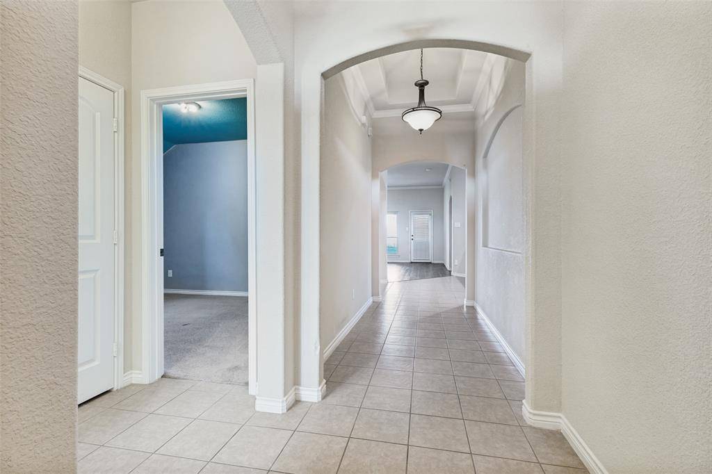 6033 Paddlefish Drive, Fort Worth, TX 76179