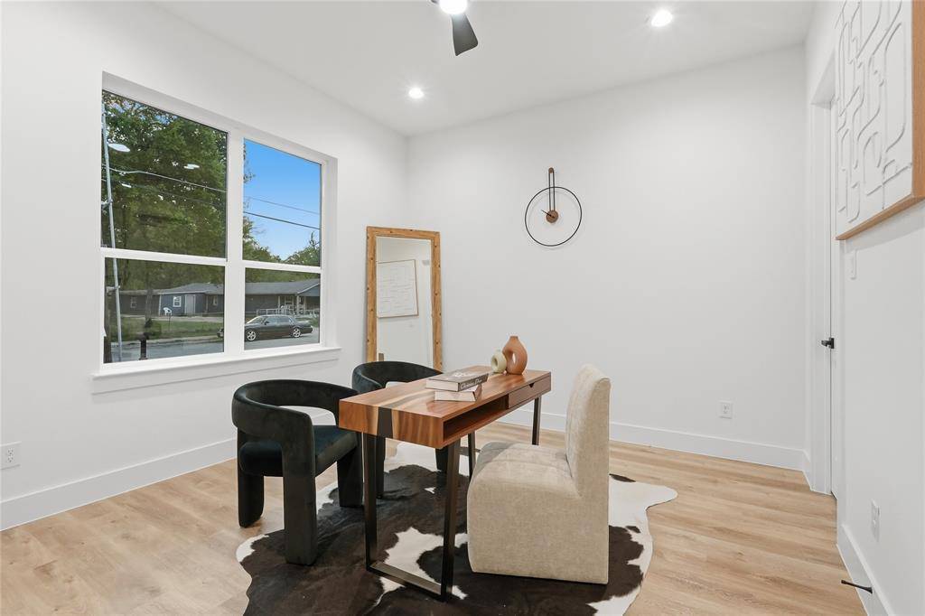 3906 Harlingen Street, Dallas, TX 75212