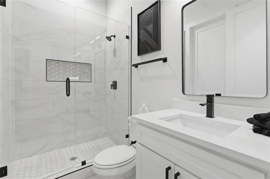 3906 Harlingen Street, Dallas, TX 75212