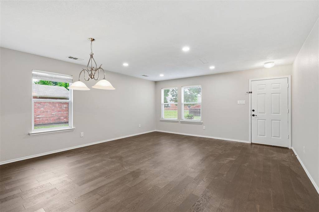 2104 Bent Tree Lane, Mesquite, TX 75181