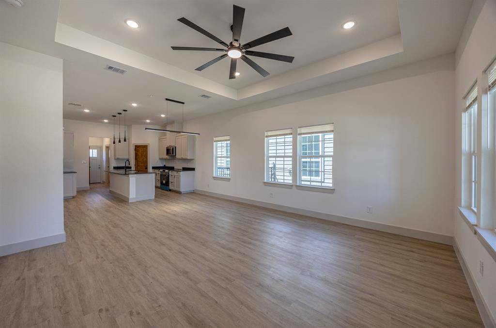 820 Glen Garden, Fort Worth, TX 76104