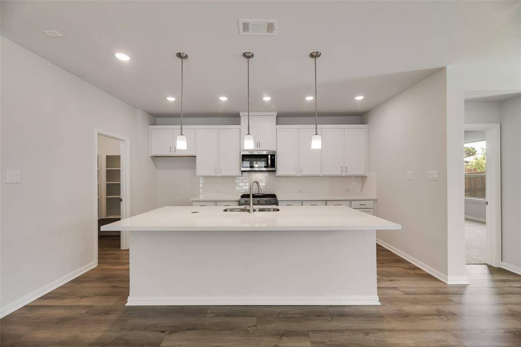 1017 Canoe Way, Crowley, TX 76036