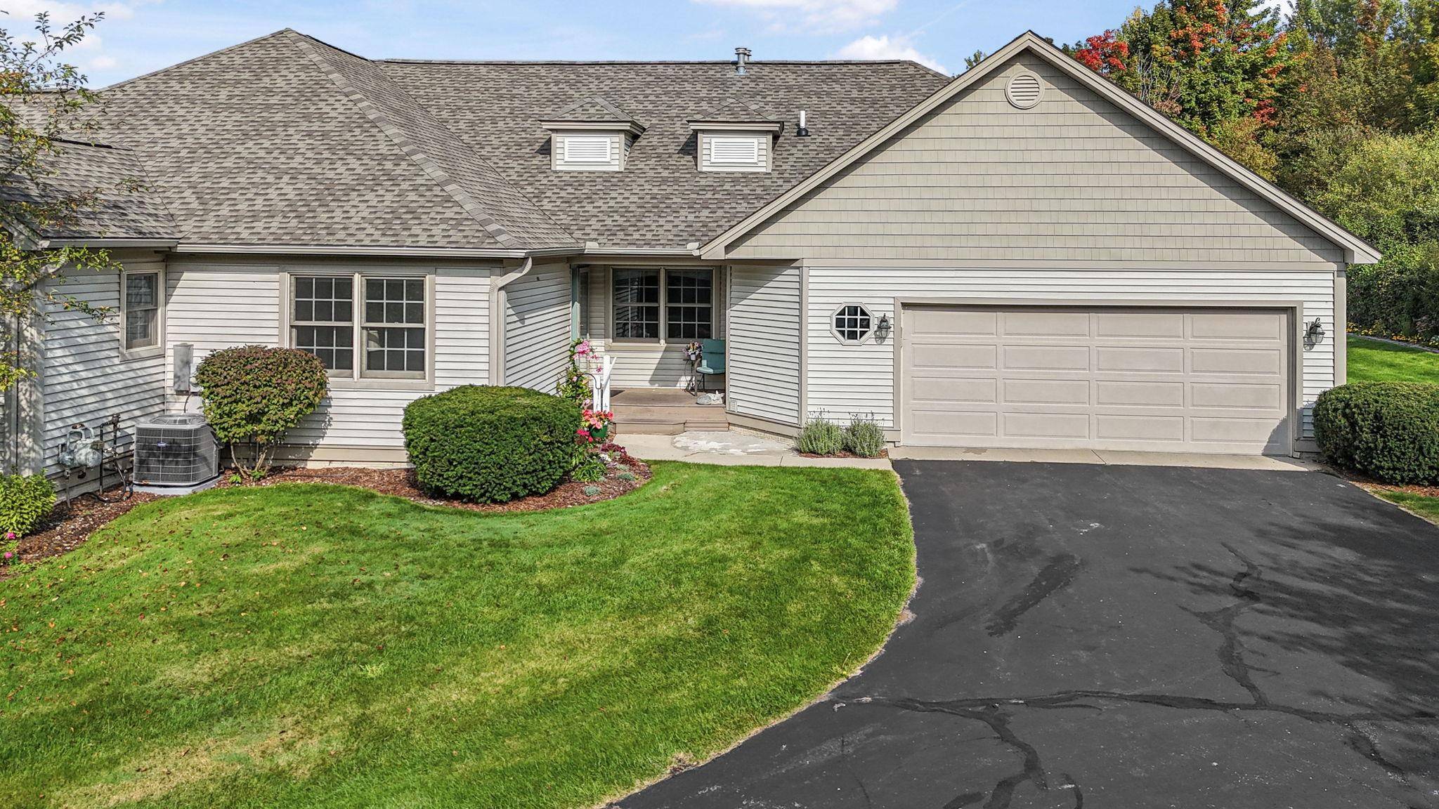 2854 E Crown DR, Garfield Twp, MI 49685