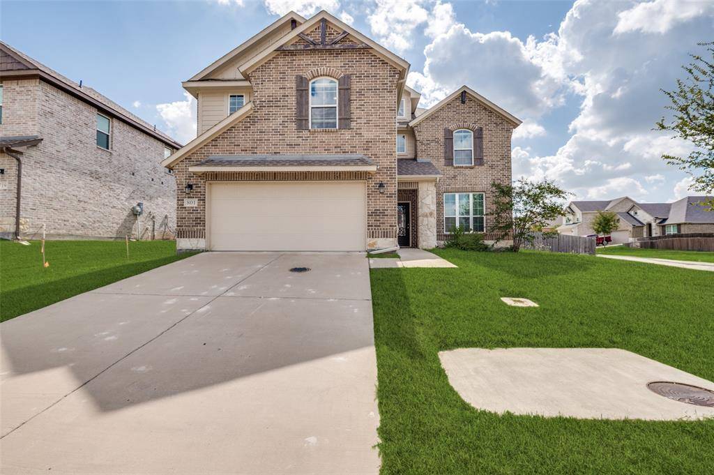 801 Woodcrest Drive, Ennis, TX 75119