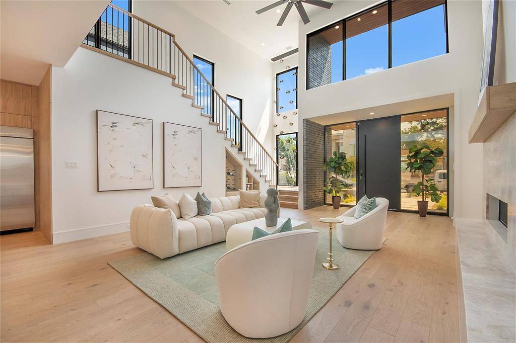 7619 Kenwell Street, Dallas, TX 75209