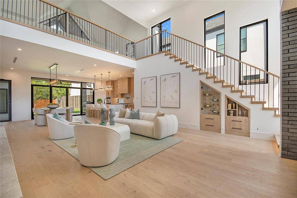 7619 Kenwell Street, Dallas, TX 75209