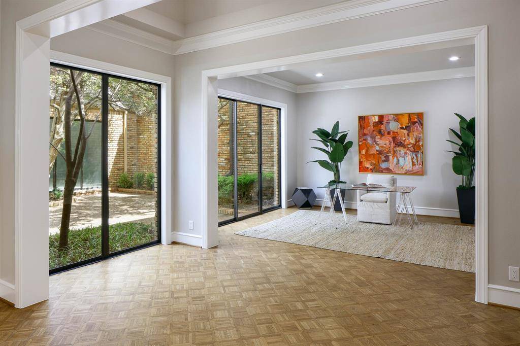 29 Saint Laurent Place, Dallas, TX 75225