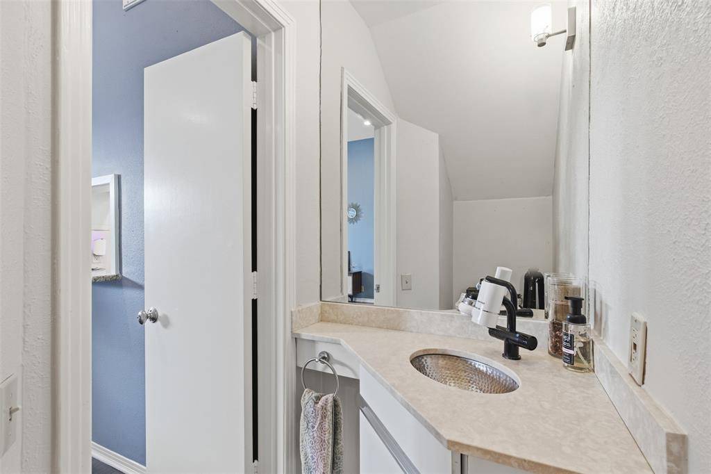 5990 Lindenshire Lane #111, Dallas, TX 75230