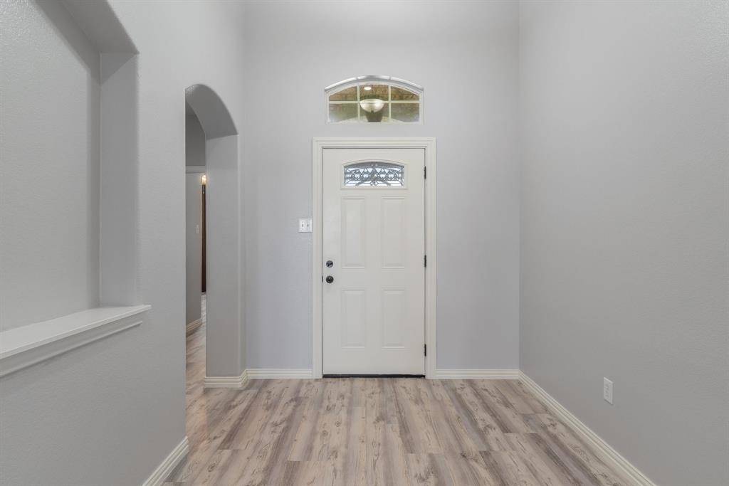 5541 Grenada Drive, Fort Worth, TX 76119