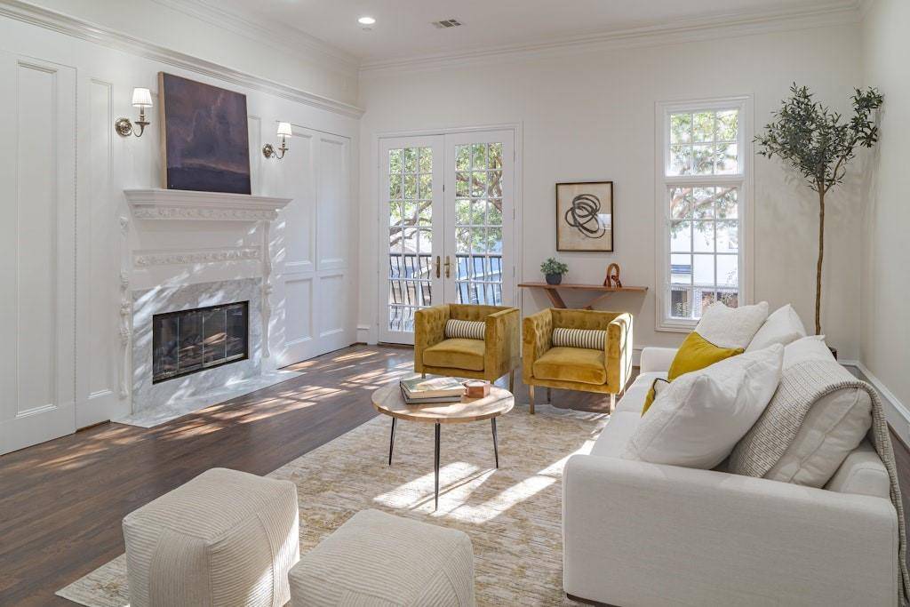 2224 Worthington Street, Dallas, TX 75204